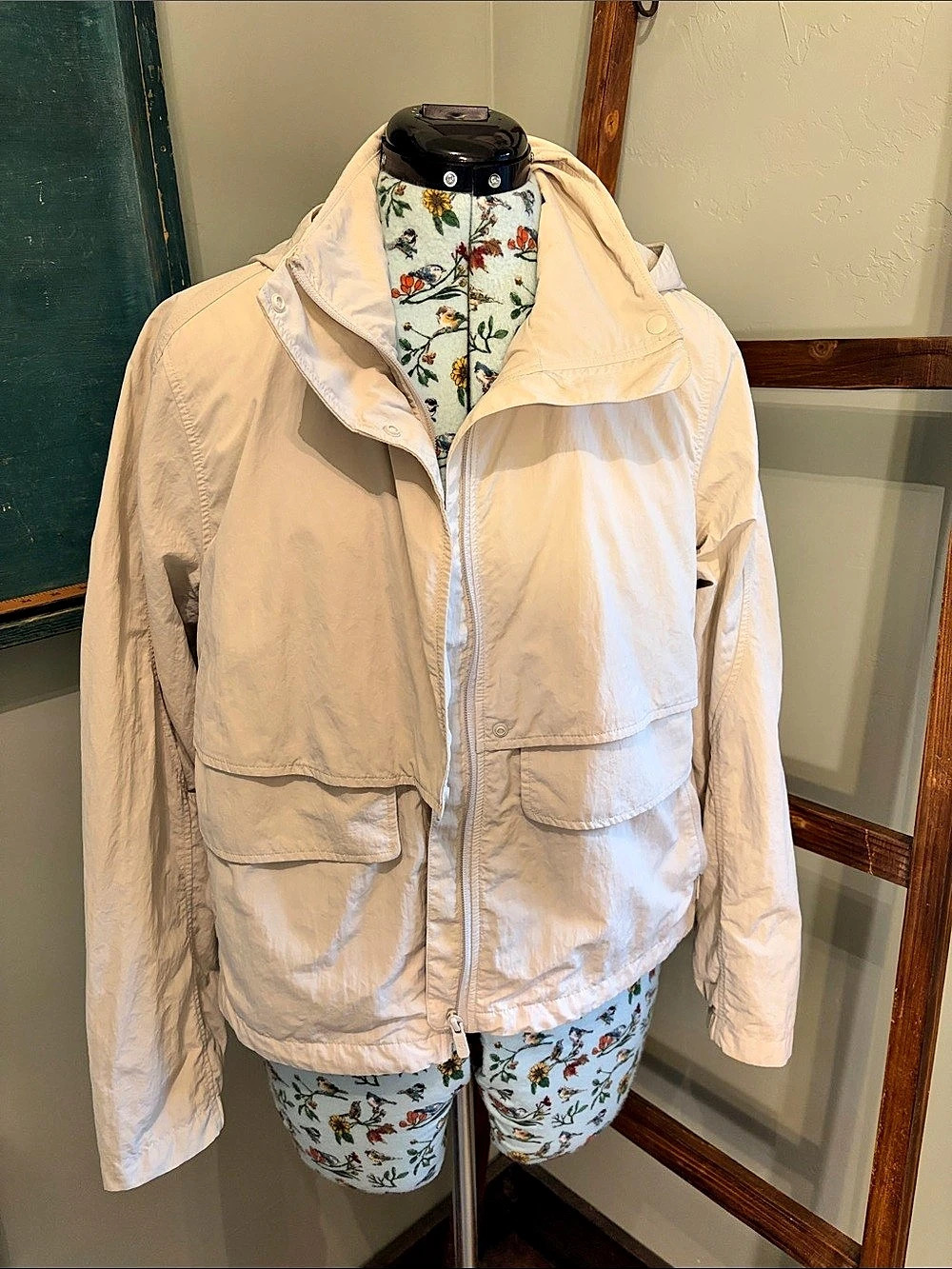lululemon Hooded Utility Jacket Cream Size 8